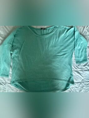 🦋5 For $25🦋 
Lightweight Teal Scoop Neck Tunic Top